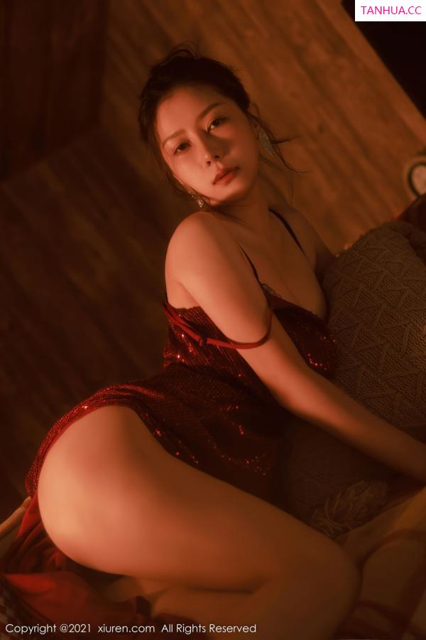 尹甜甜  [XiuRen]高清写真图 2021.12.20 No.4357 尹甜甜第14张图片